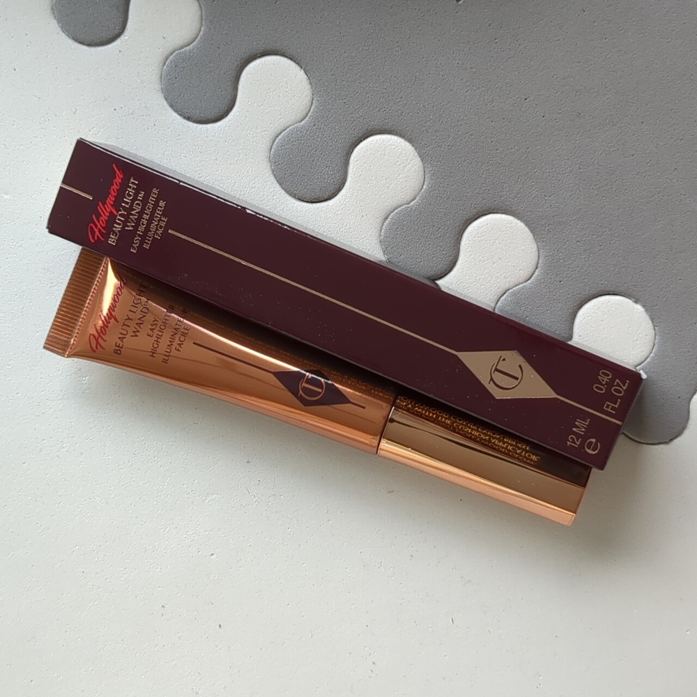 Charlotte Tilbury Hollywood Beauty Highlighter Wand